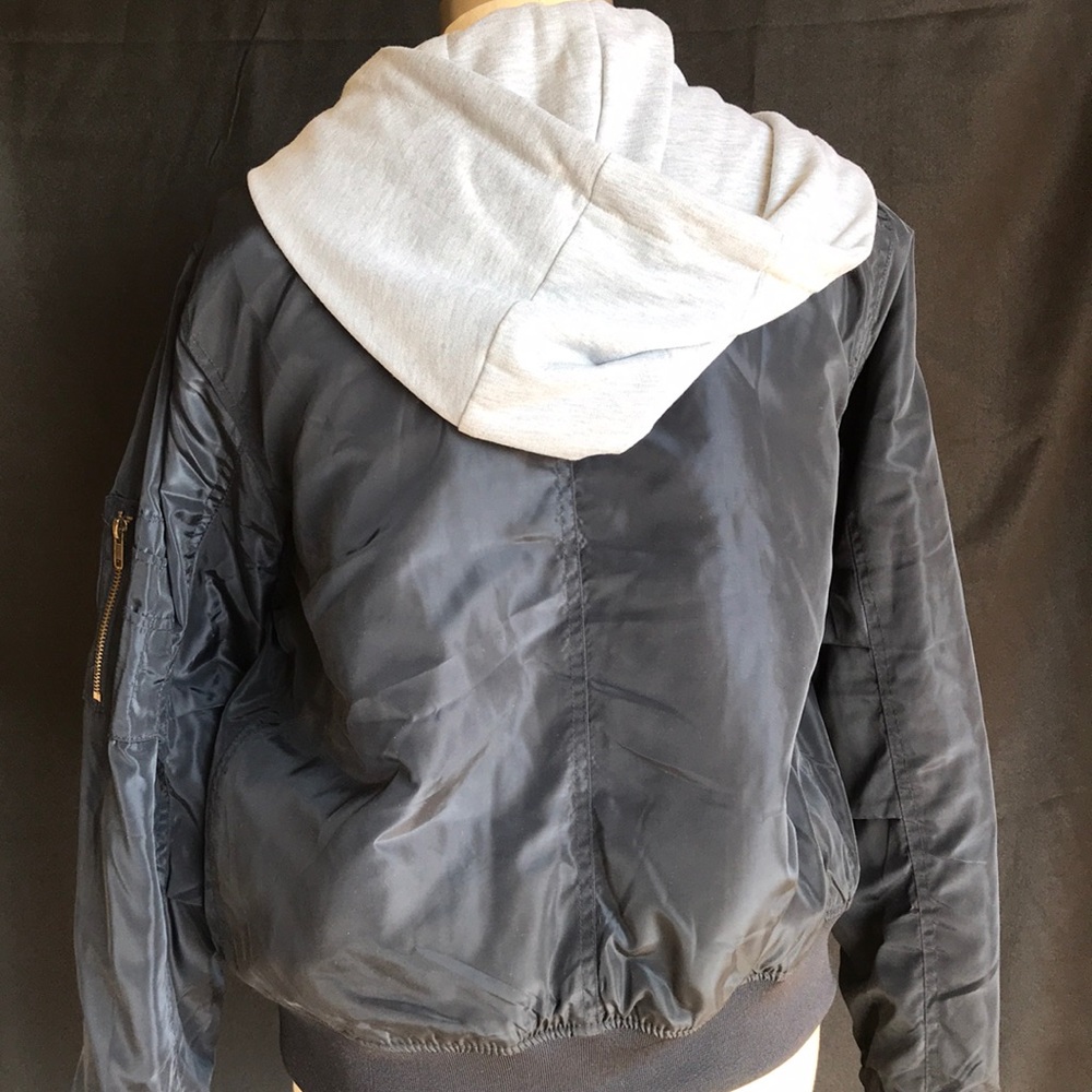 Jacket - Picture 3 of 4